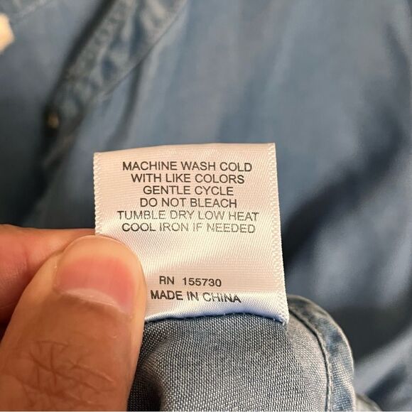 Jane & Delancey Collarless Blue Denim Roll Tab Sleeve Button Front Shirt Size 2X - Picture 10 of 10